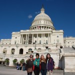 Des élèves devant le Capitole à Washington